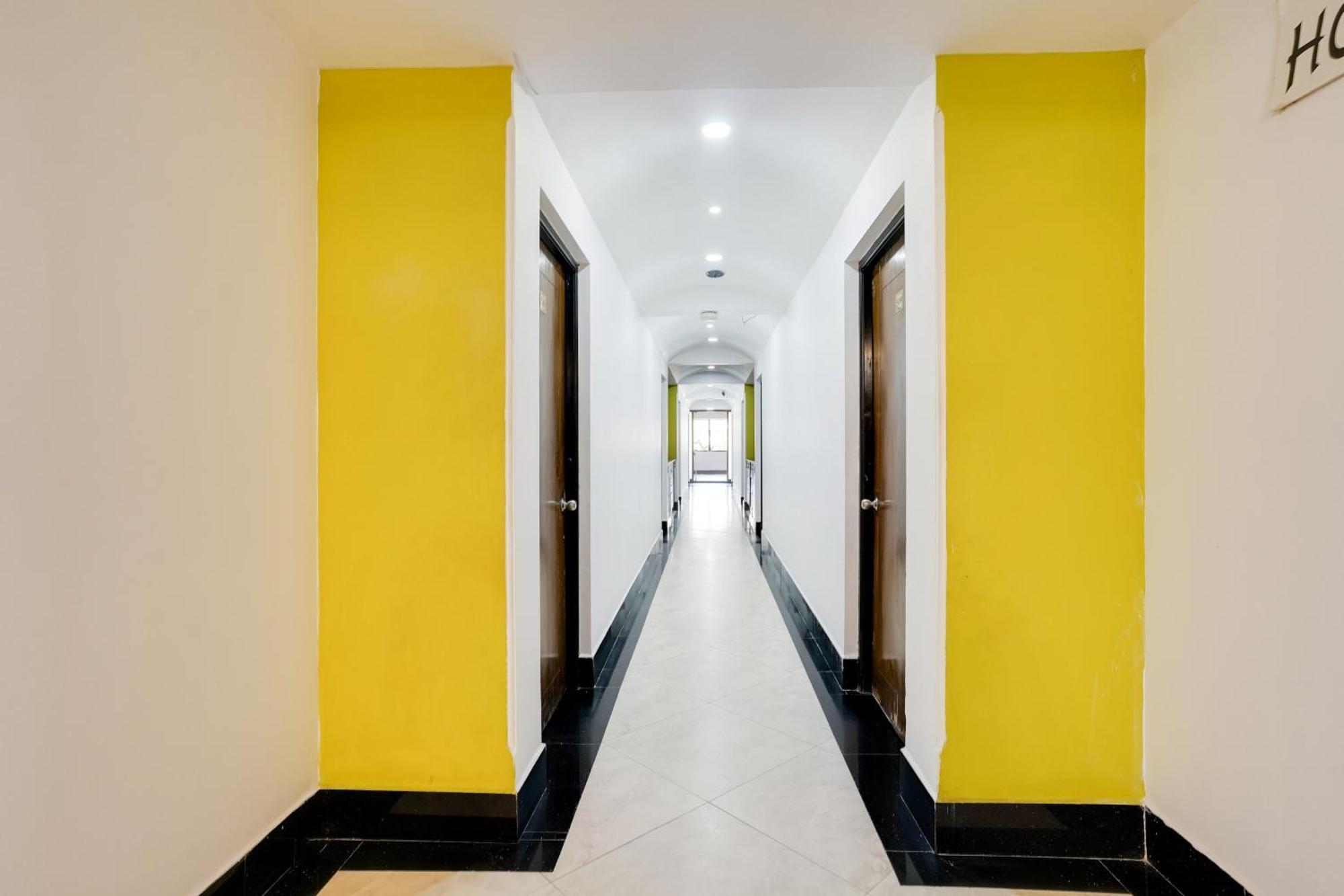 ホテル Super Townhouse Margao Near Railway Station エクステリア 写真